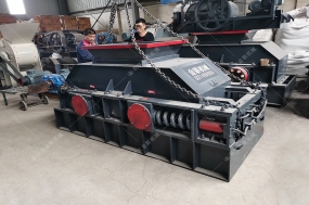 2PG0806鵝卵石制砂機(jī)發(fā)往廣西