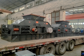 兩臺直連式大型鵝卵石制砂機(jī)發(fā)往新疆