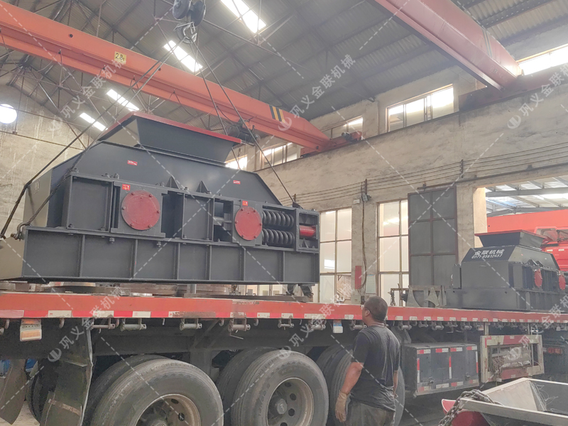 2PG1208鵝卵石制砂機(jī)發(fā)往四川