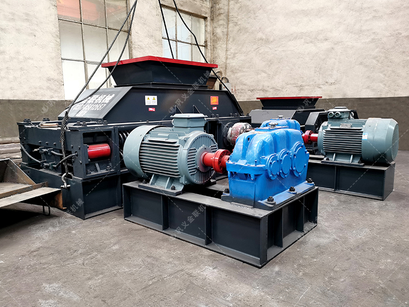 2PG1200x800大型半自動液壓對輥破碎機(jī)發(fā)往山東