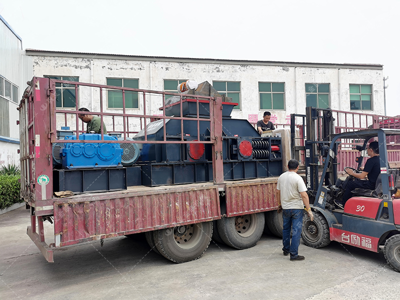 單臺(tái)大型鵝卵石制砂機(jī)設(shè)備發(fā)貨圖片