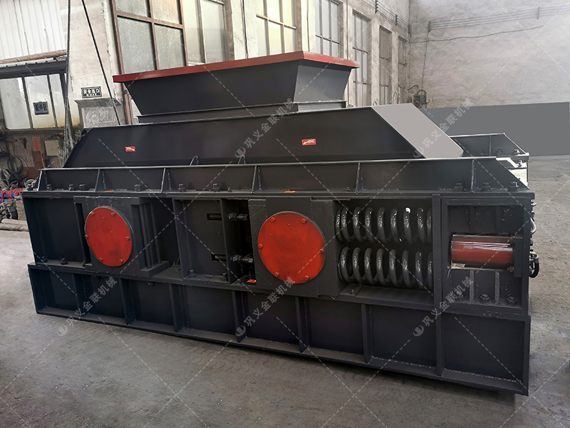 2PG1510半自動(dòng)液壓對輥破碎機(jī)發(fā)往內(nèi)蒙古 破碎瓜米石