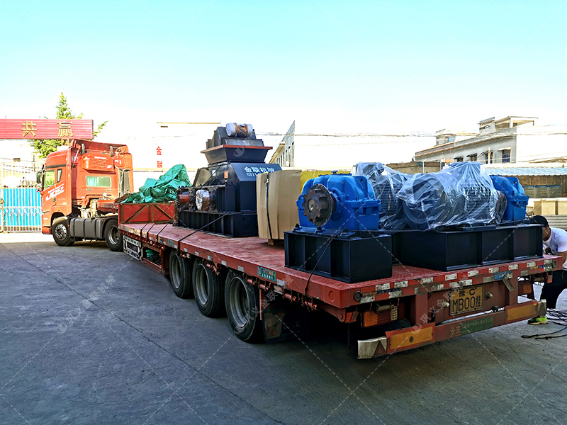 2PG1208型對輥制砂機發(fā)往湖北