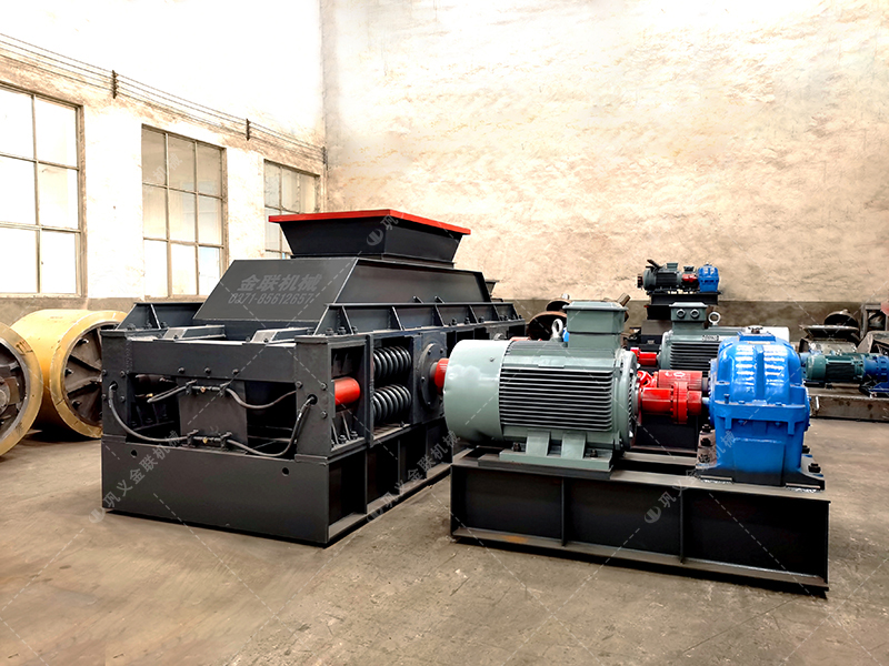 2PG1500x1000第二臺液壓對輥破碎機發(fā)往云南昆明