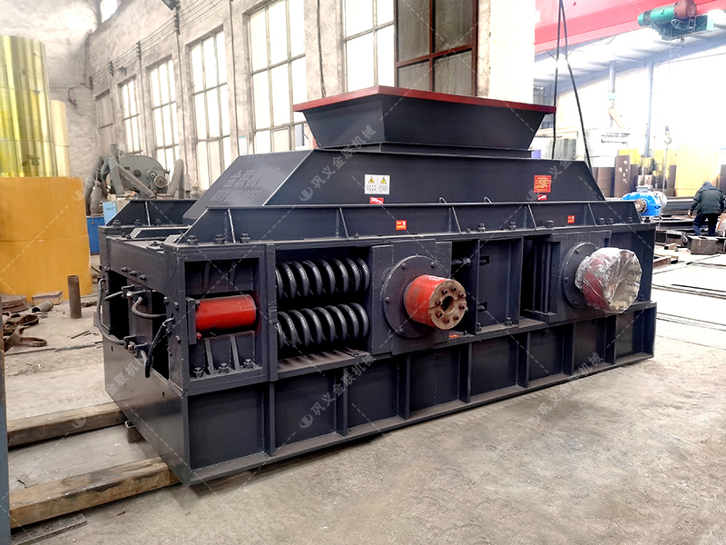 2PG1500x1000第二臺液壓對輥破碎機發(fā)往云南昆明