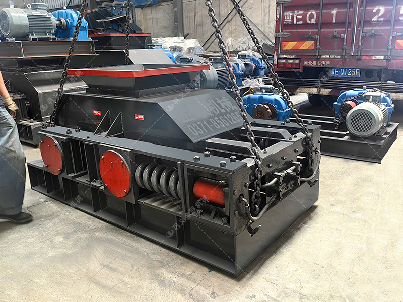 800x600直連對輥制砂機-對輥破碎機發(fā)貨圖片