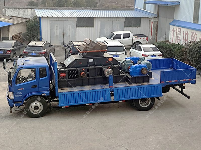 2PG1200x800型液壓直聯(lián)對輥破碎機發(fā)往浙江