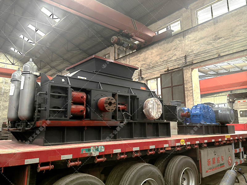 2PG1208全自動對輥破碎制砂機(jī)發(fā)往四川成都