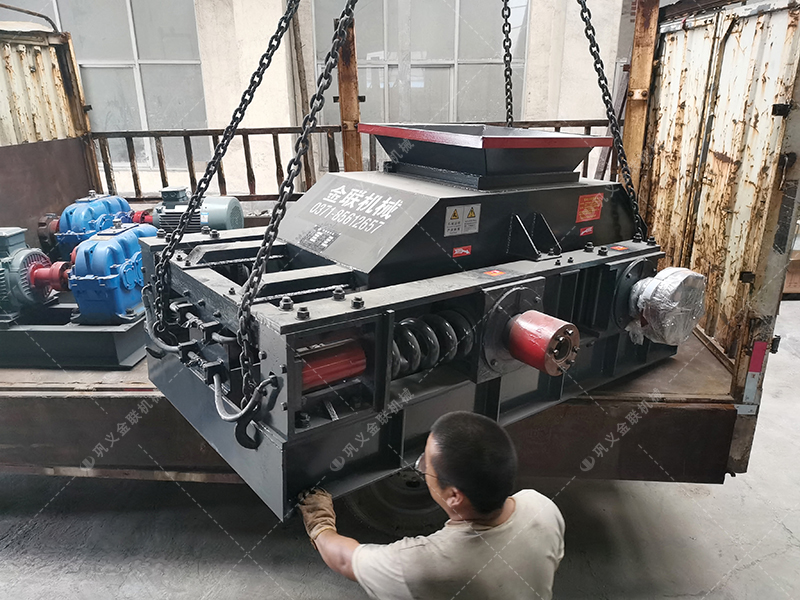 2PG0806鵝卵石制砂機發(fā)往廣西