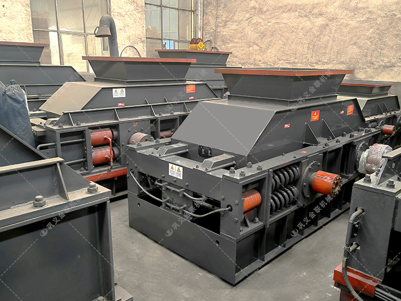 兩臺(tái)直連式大型鵝卵石制砂機(jī)發(fā)往新疆