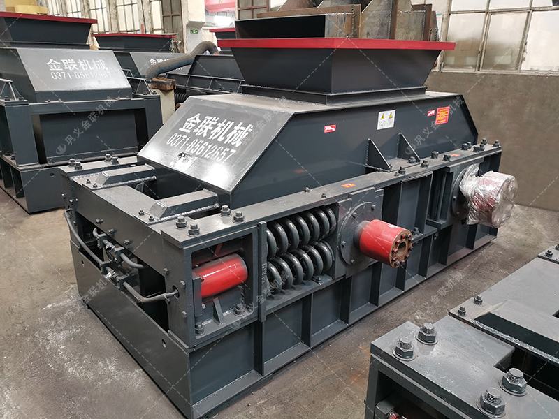 在選礦領(lǐng)域中用對輥破碎機(jī)制沙為何是理想選擇？