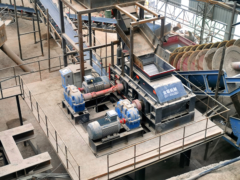 液壓對輥制砂機的工作原理是什么？如何提高生產(chǎn)效率?