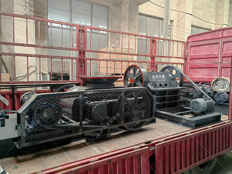 雙齒輥破碎機(jī):耐火材料生產(chǎn)中的得力助手 雙齒輥破碎機(jī):耐火材料生產(chǎn)中的得力助手