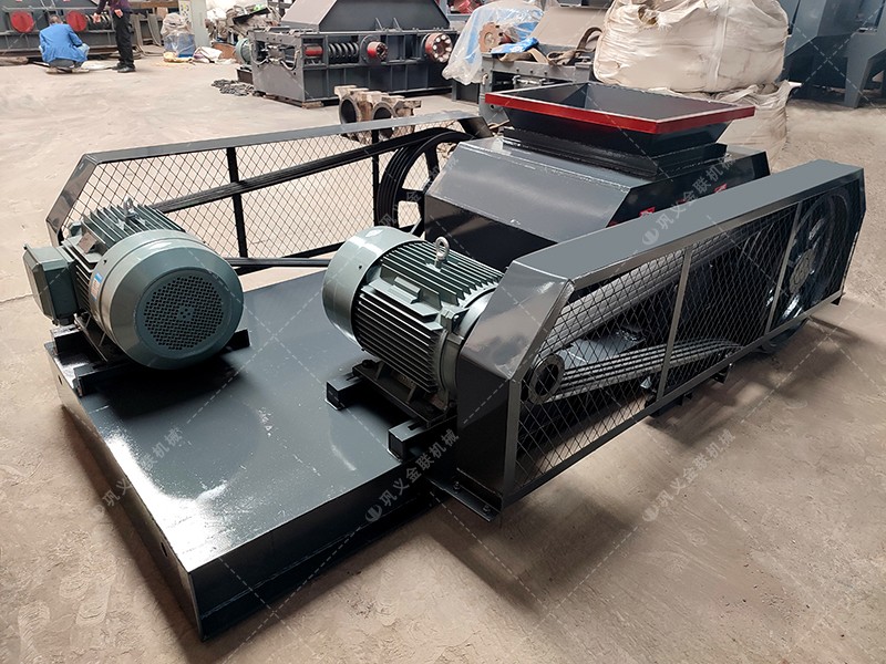 齒輥破碎機(jī)在破碎石墨塊時(shí)，是否容易卡料？