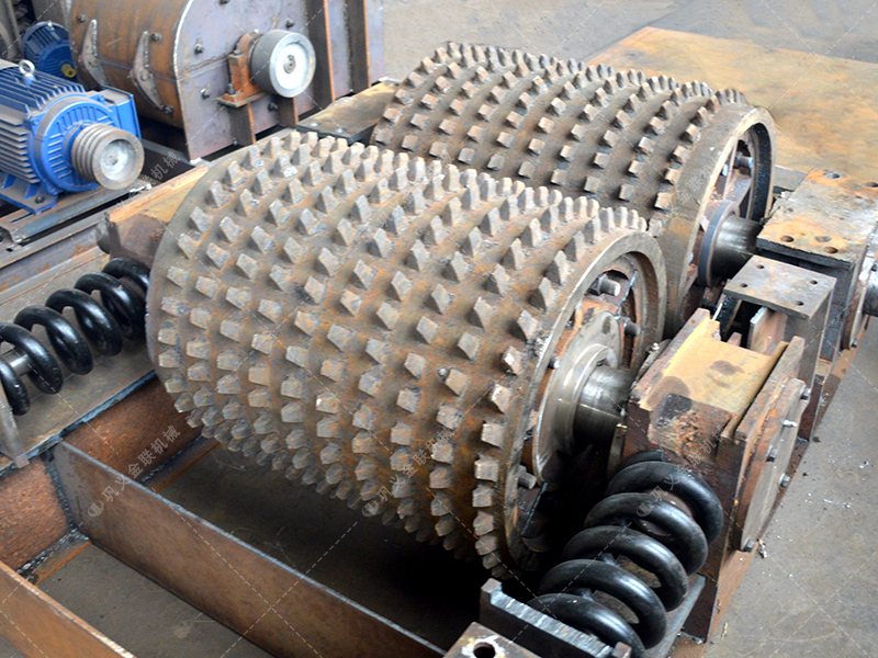 尋找一款省心、高能效的廢渣處理方案？雙齒輥破碎機(jī)能否滿足期待？